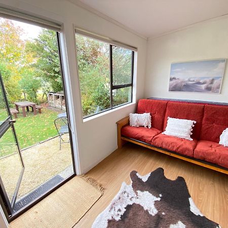 Parapara Beachside Gem - Cosy Chalet מראה חיצוני תמונה