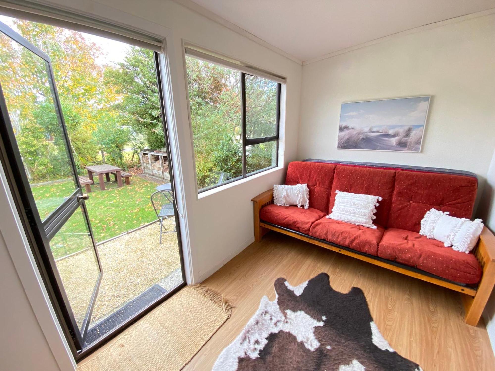 Parapara Beachside Gem - Cosy Chalet מראה חיצוני תמונה