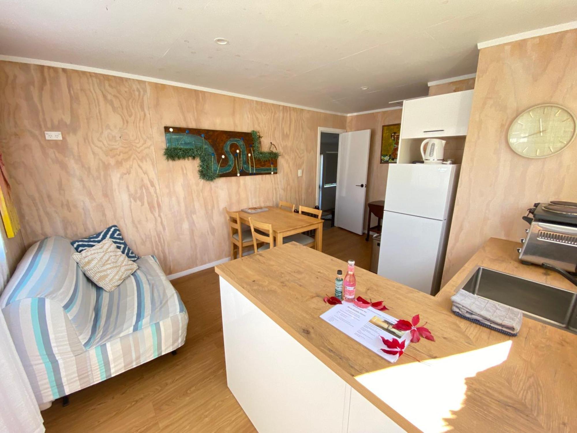 Parapara Beachside Gem - Cosy Chalet מראה חיצוני תמונה